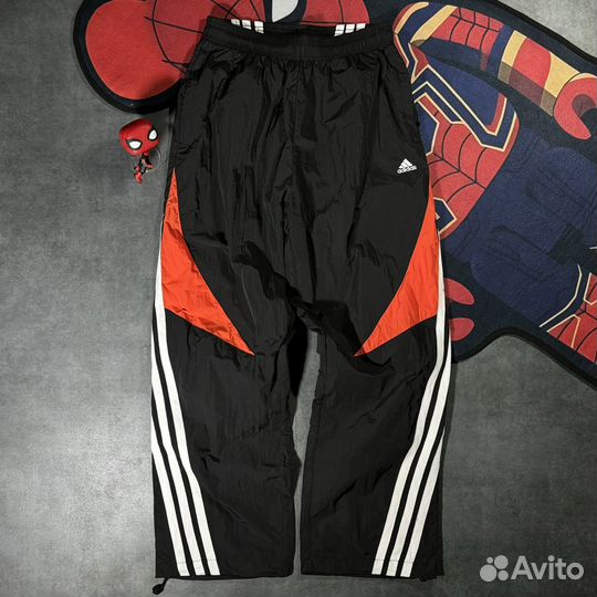 Широкие штаны Adidas