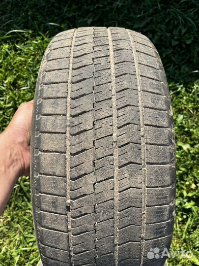 Bridgestone Blizzak VRX 215/45 R17 87Q