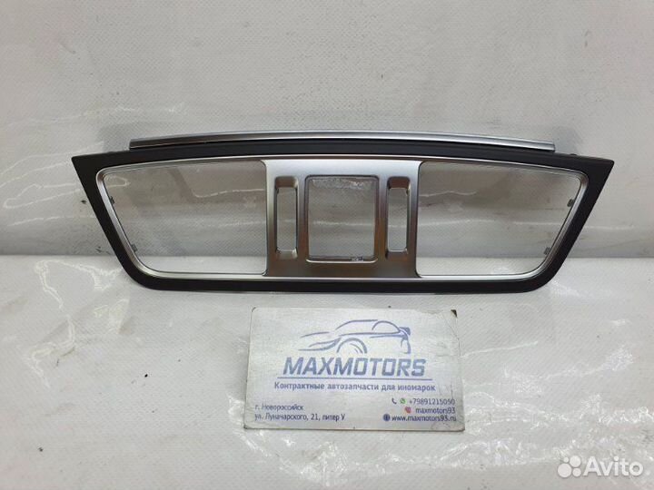 Накладка на панель передняя Mercedes-Benz E C207