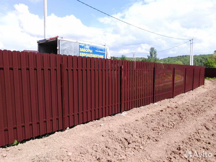 Забор из евроштакетника с установкой под ключ