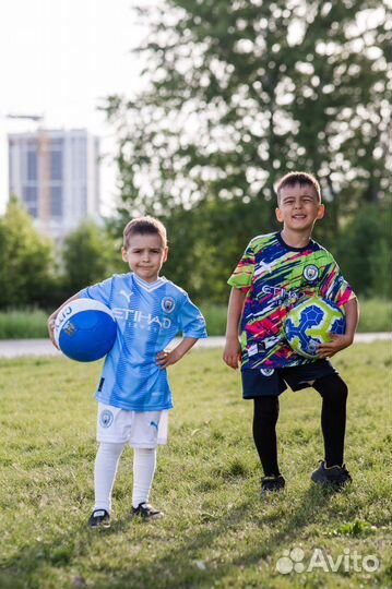 Футбольная форма Манчестер Сити Холанд