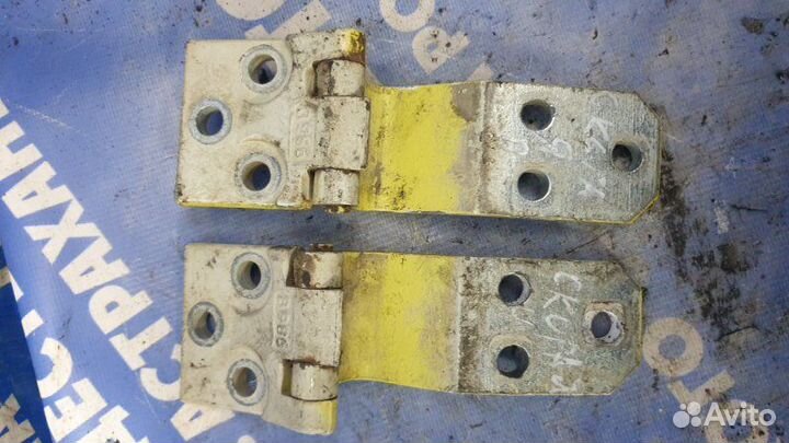 Петли передней двери. Fiat Ducato Sollers 2011