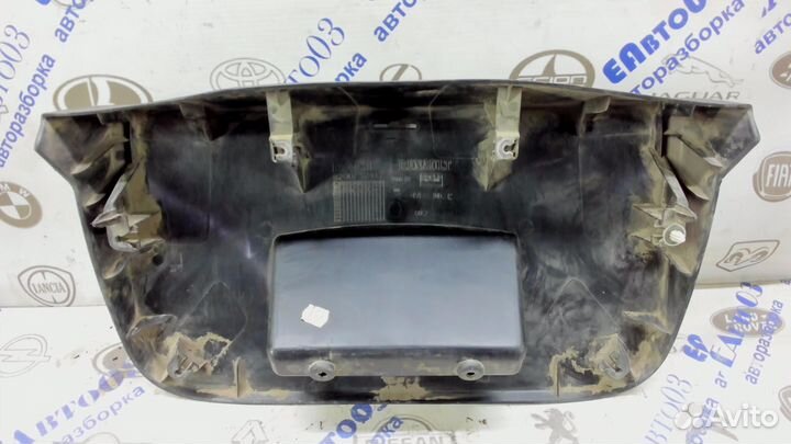 Обшивка двери багажника Renault Sandero 2009-2014