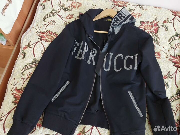 Спортивный костюм женский