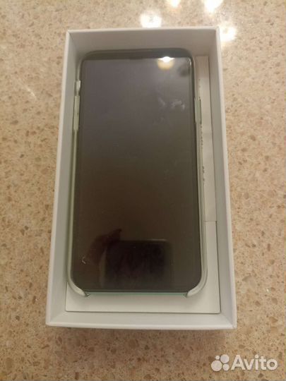 Телефон iPhone 11