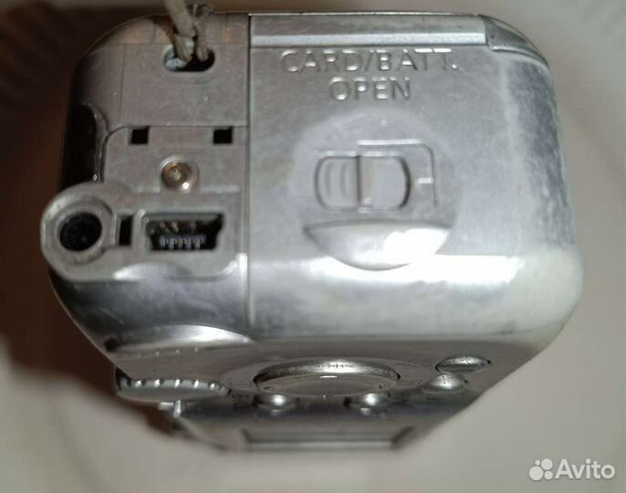 Компактный фотоаппарат canon