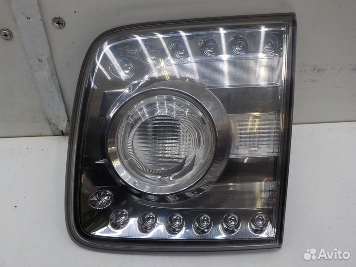 Фонарь задний правый внутренний Nissan Patrol (Y62