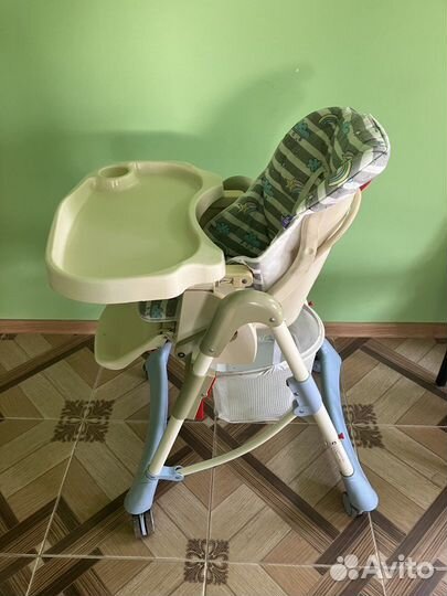 Стульчик со столиком для кормления ребёнка