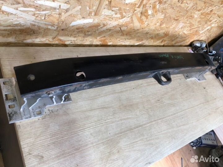 Усилитель бампера передний Land Rover Range Rover