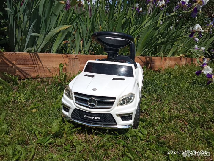 Машинка каталка толокар с ручкой mercedes