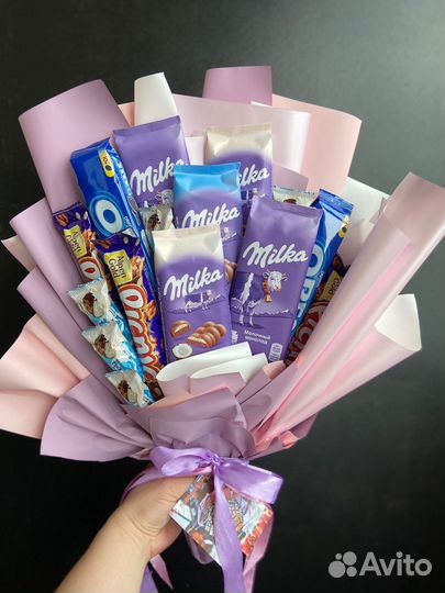 Сладкие подарки. Сладкий букет. Торт из конфет