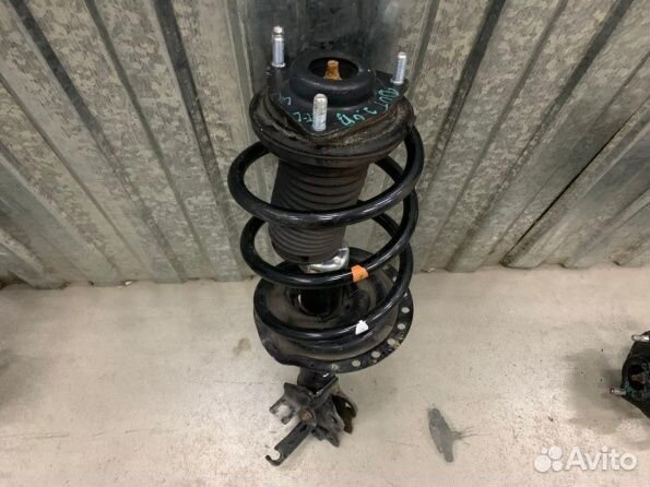 Стойка амортизатор передняя Mitsubishi Outlander 3