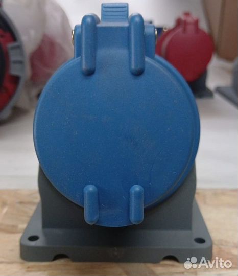 Розетка стационарная сси-113 16А-6ч/200-250В 2P+PE IP44 magnum IEK PSN11-016-3