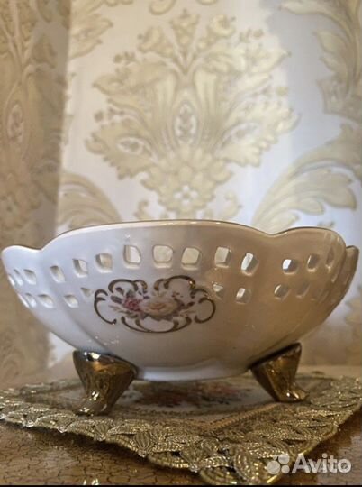 Конфетница на ножке