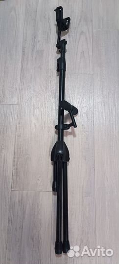 Штатив для гитары напольный