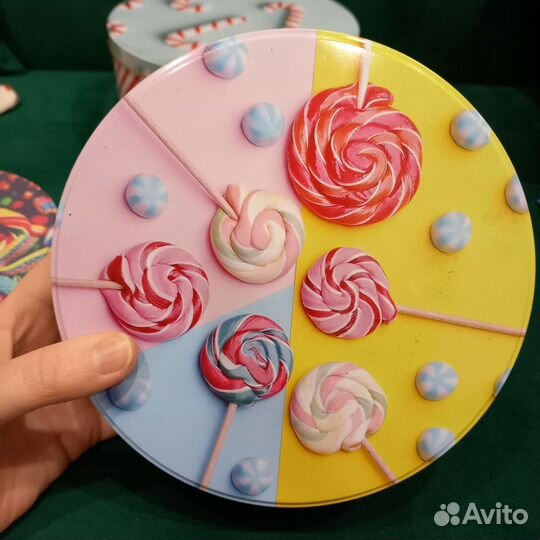 Металлические коробки новогодние