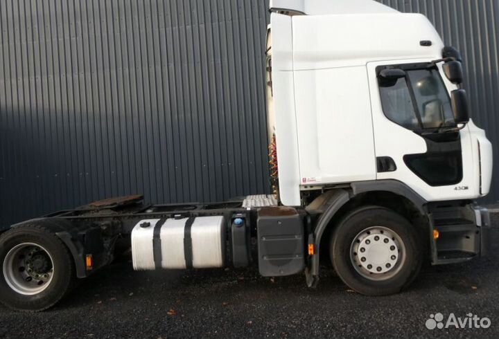 В разборке грузовик Renault,Premium II с 2007