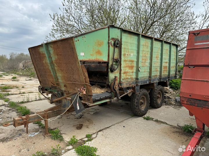 Кормораздатчик тракторный