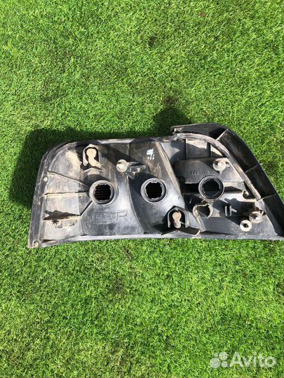 Задний правый фонарь Mitsubishi Galant 8