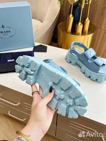 Сандалии prada