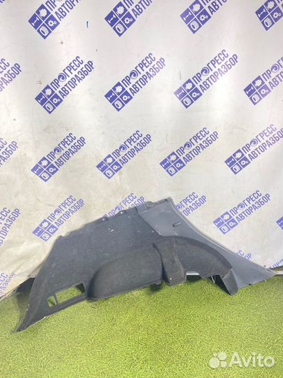 Обшивка багажника задняя левая Nissan Murano