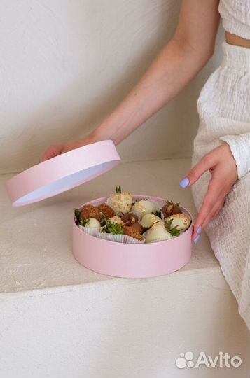 Боксы из клубники в шоколаде