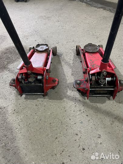 Домкрат подкатной 3 тонны