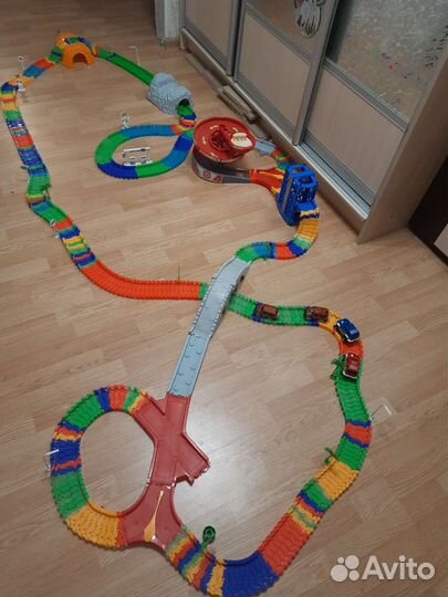 Гибкий трек машинками