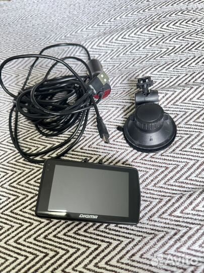 Видеорегистратор Digma FreeDrive 208 Night FHD