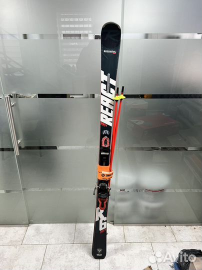 Лыжный комплект : лыжи,лыжные плаки,ботинки