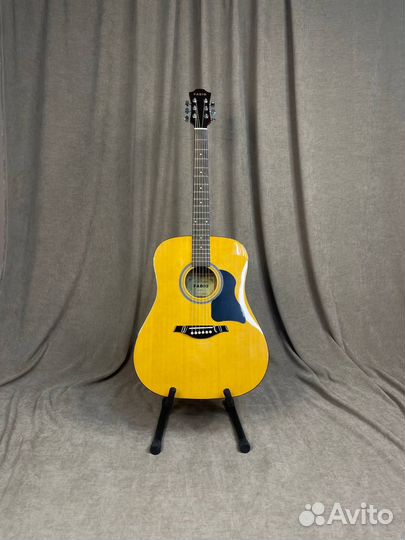 Акустическая гитара дредноут