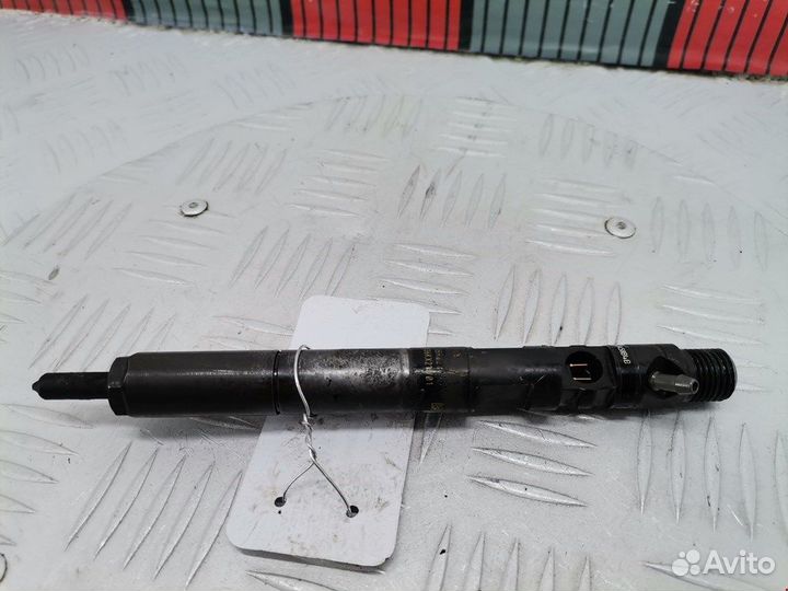 Форсунка для Hyundai-KIA Carnival (Sedona) 1