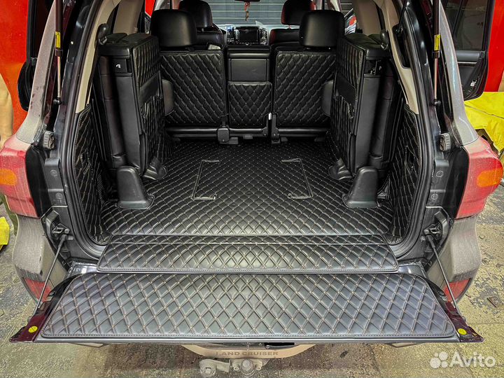 3Д коврики в багажник Toyota Land Cruiser 200