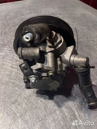 Насос гидроусилителя руля Mercedes C-Class W203