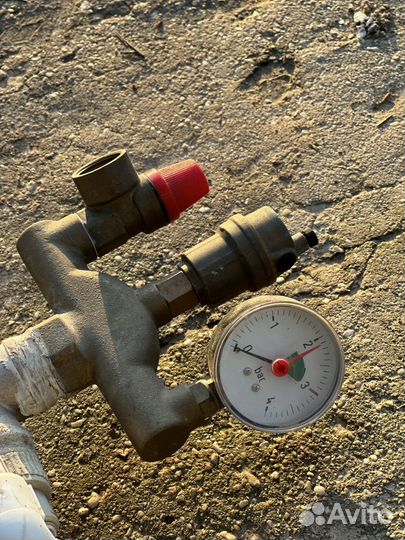 Электрический котел отопления бу + насос + бачёк