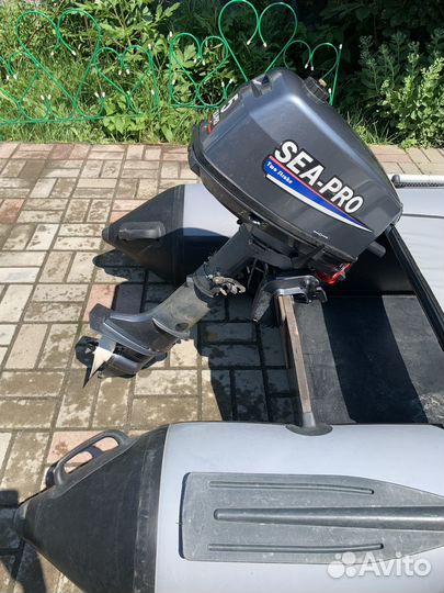 Лодка с мотором