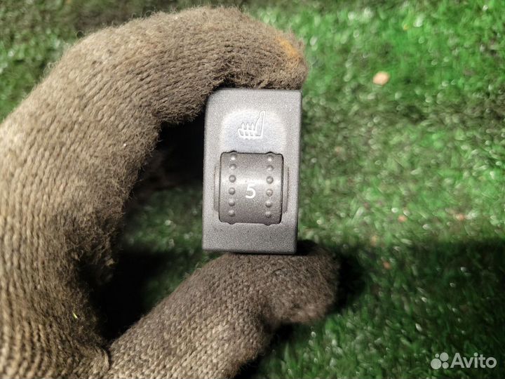 Кнопка обогрева сидений Ford Focus 2