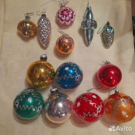 Елочные игрушки, разные, нарядные