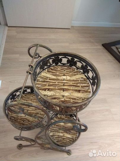 Подставка для цветов напольная металлическая