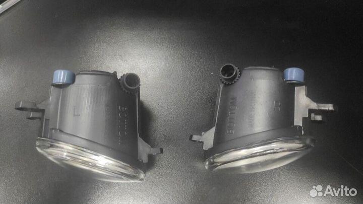 Фара птф Toyota Avensis/Corolla/Vitz/Rav 05