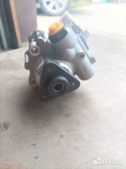 Продаю насос гидроусилителя, новый