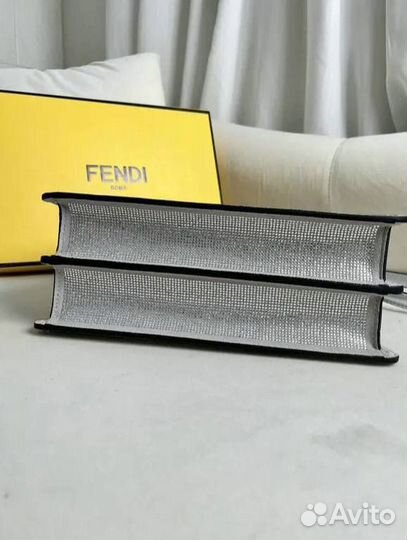 Женская сумка fendi