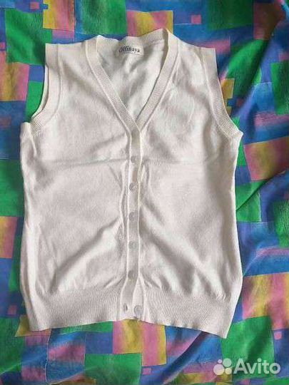 Одежда в хорошем состояние: брюки, платья, майки