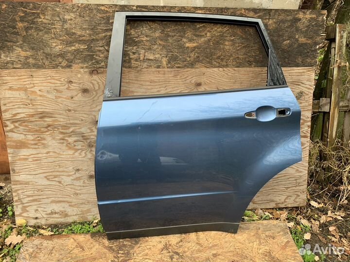 Subaru Tribeca дверь задняя левая