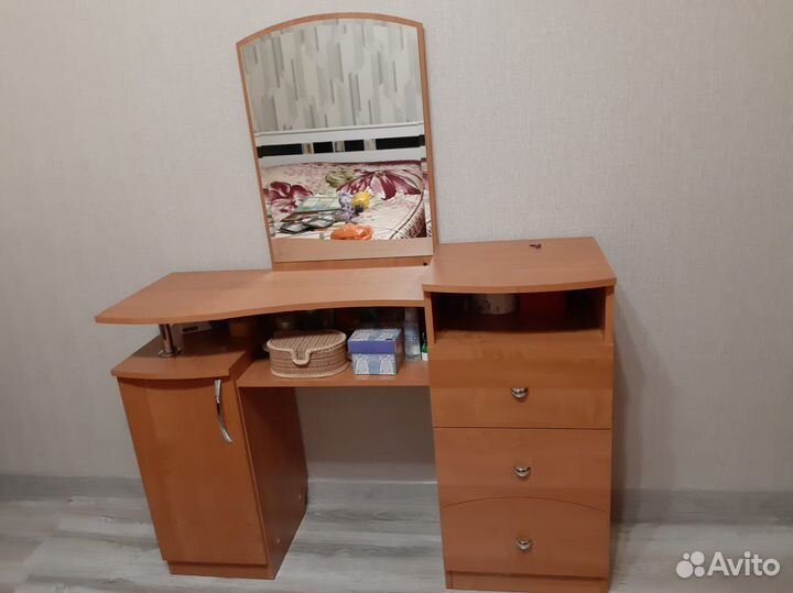 Туалетный столик