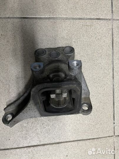 Подушка двигателя Honda Stream RN7 R18A
