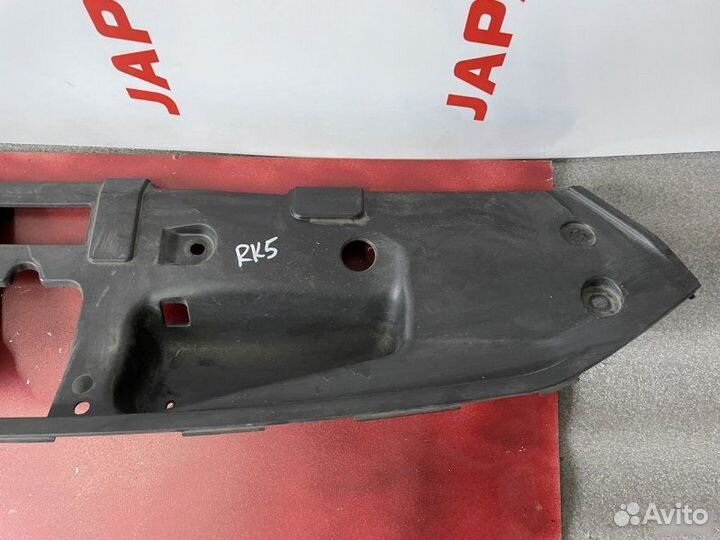 Верхний дефлектор радиатора Honda Stepwgn RK1 RK5