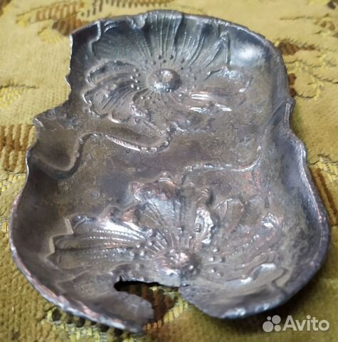 Мыльница оловянная с маками. Старинная