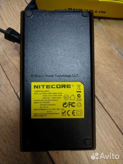 Зарядное устройство Nitecore intellicharger i2