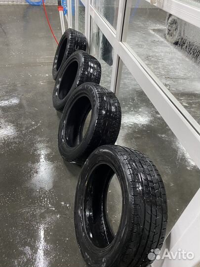 Kumho I'Zen XW KW17 215/55 R16